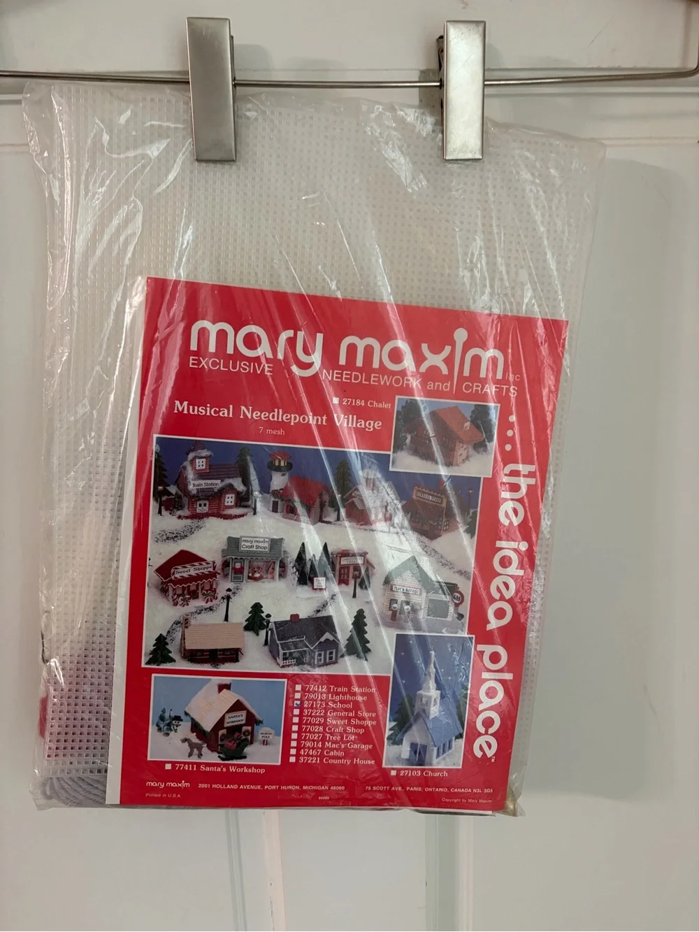 New Sealed Mary Maxim Musical School Plastic Canvas Christmas Village